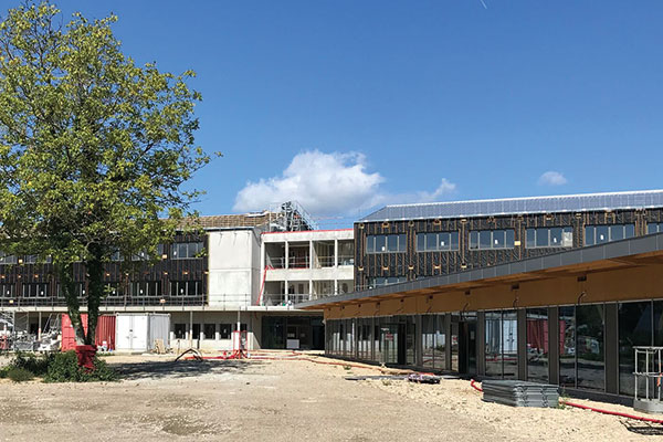 Bardage-travaux-chantier-façade-lycée