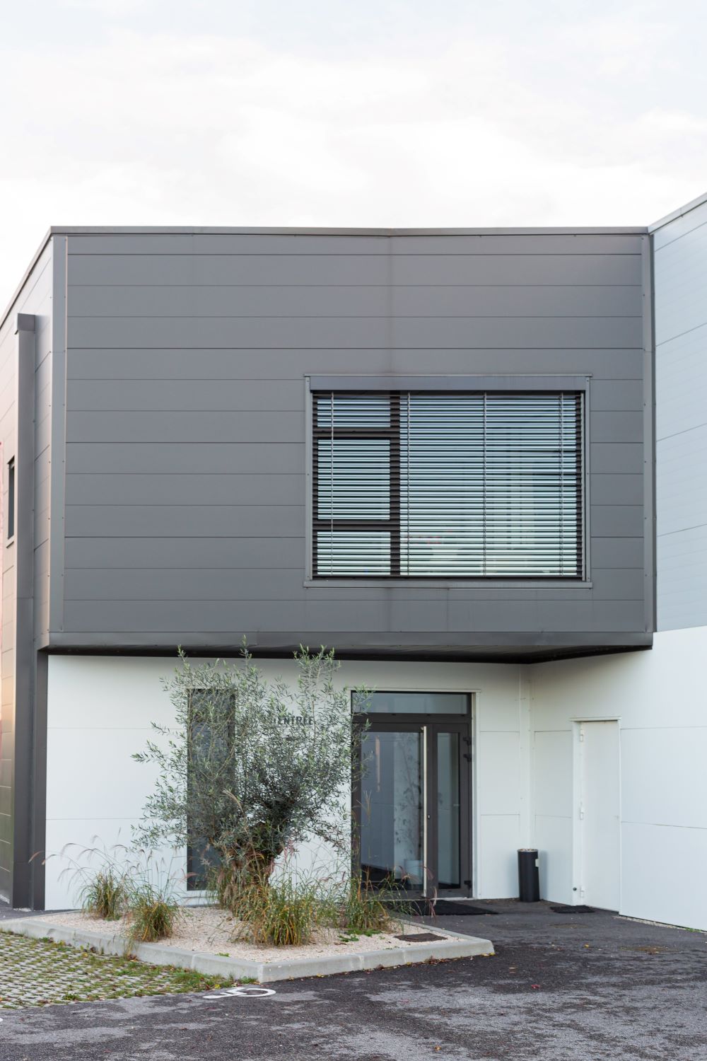 batiment-eratec-1-bardage-toit