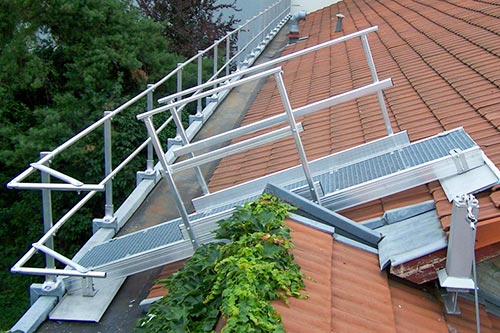 Avenir-Metal-création-acces-toiture-rampe-escalier-echelle