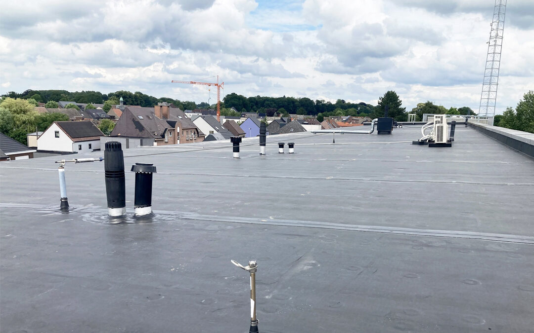 EPDM : Les avantages de cette solution d’étanchéité pour les toitures plates